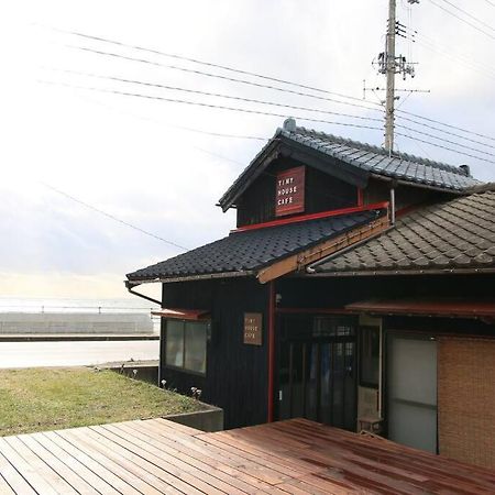 佐渡 ビーチまで0分 1客のみ オーシャンビュー Beach Side House ウッドデッキ Sado Bagian luar foto