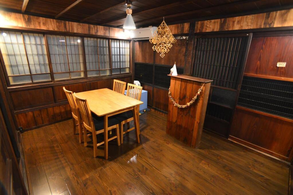 佐渡 ビーチまで0分 1客のみ オーシャンビュー Beach Side House ウッドデッキ Sado Bagian luar foto